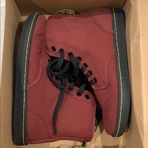 Dr martens women’s shoreditch boots cherry red